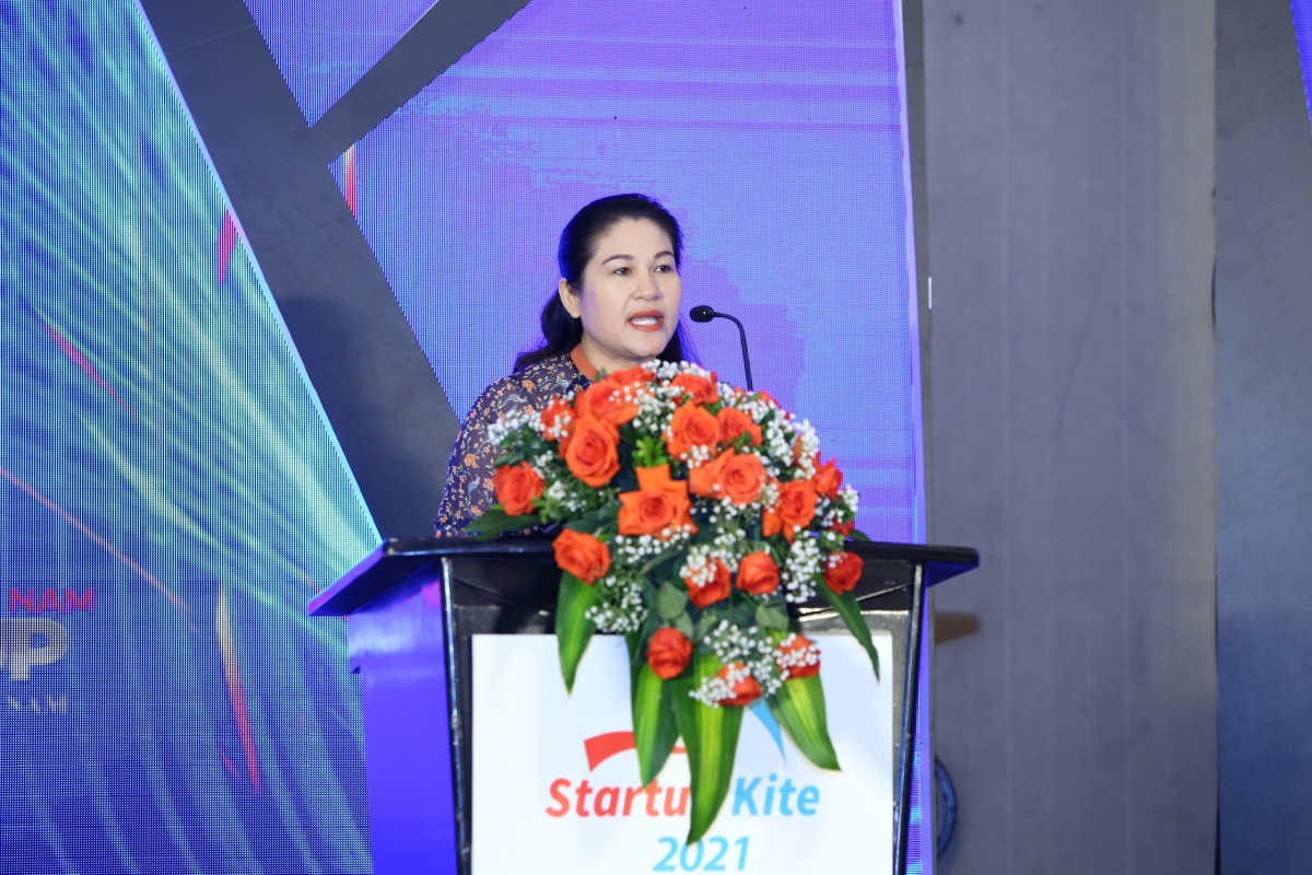 Thứ trưởng Bộ Lao động-Thương binh và Xã hội Nguyễn Thị Hà phát biểu tại buổi lễ khai mạc Vòng chung kết “Ý tưởng khởi nghiệp học sinh, sinh viên giáo dục nghề nghiệp Startup Kite 2021” 