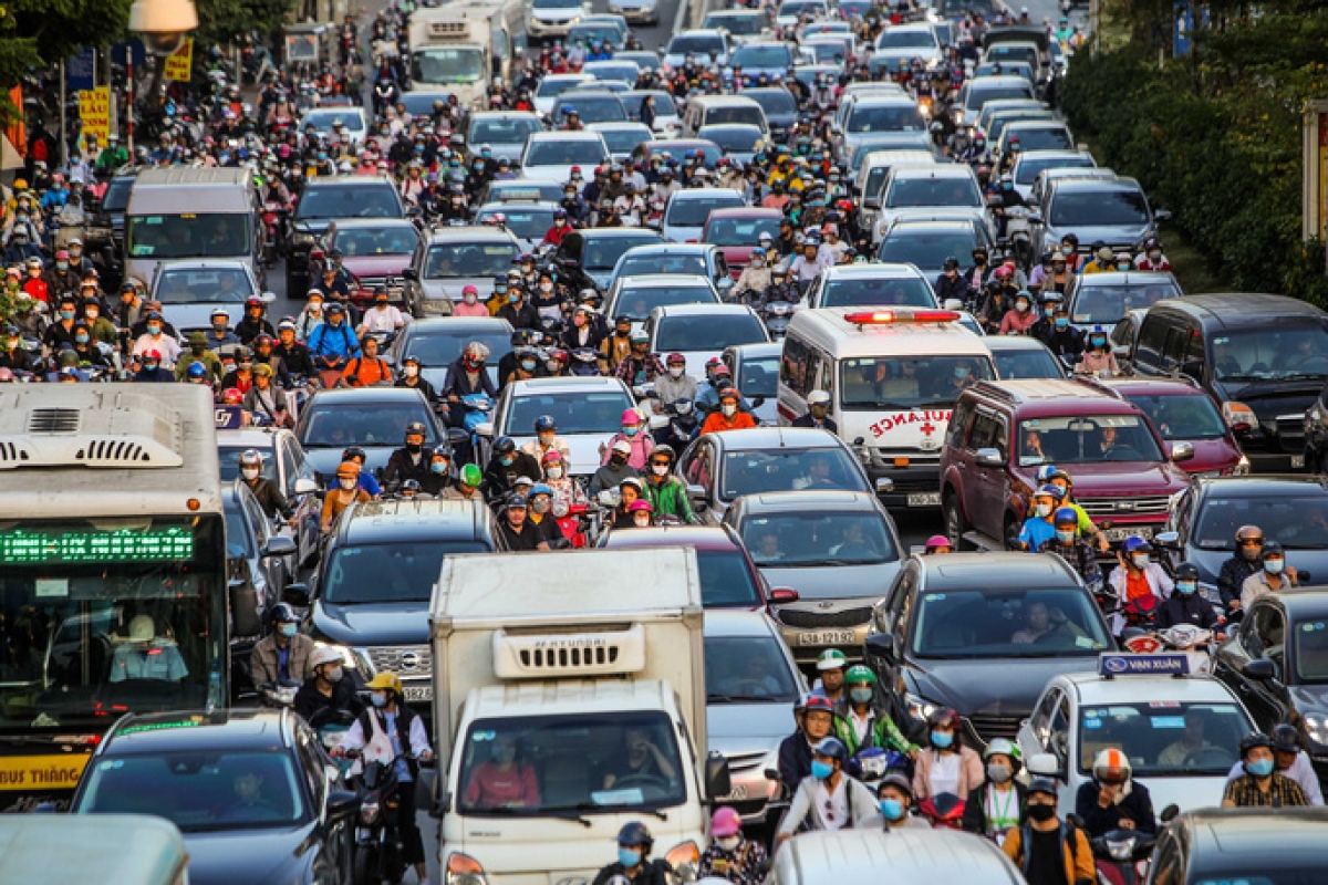 Hạn chế phương tiện cá nhân sẽ góp phần giải quyết ùn tắc giao thông tại các đô thị lớn