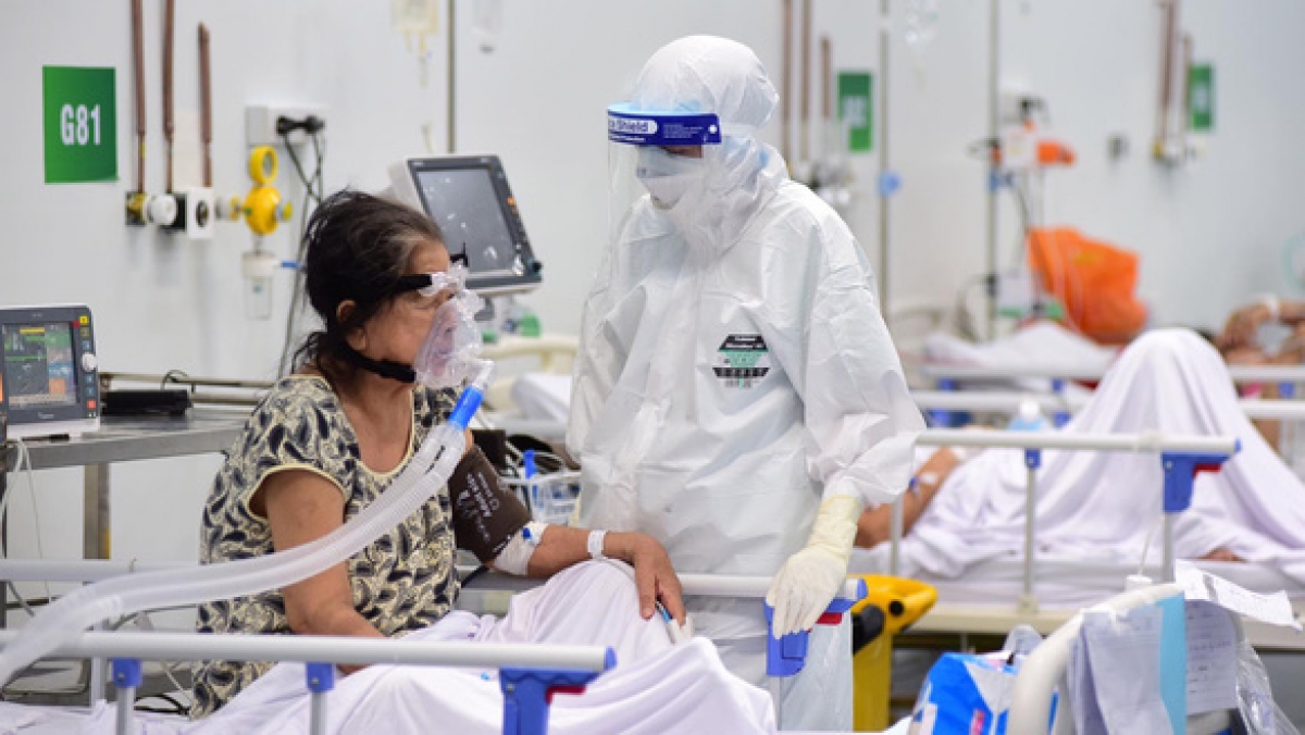 Bệnh viện dã chiến ở TP Hồ Chí Minh lại kín bệnh nhân Covid-19