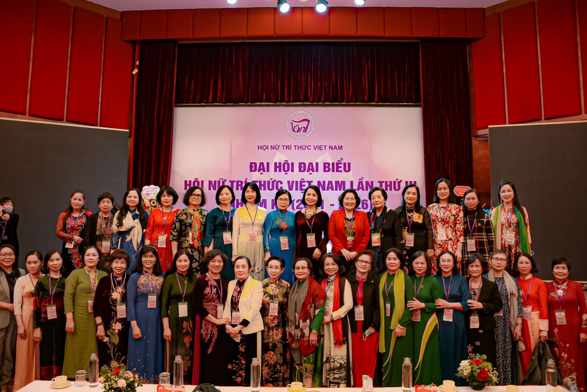 Ban chấp hành Hội nữ trí thức khóa 3 ( nhiệm kỳ 2021-2026) ra mắt 