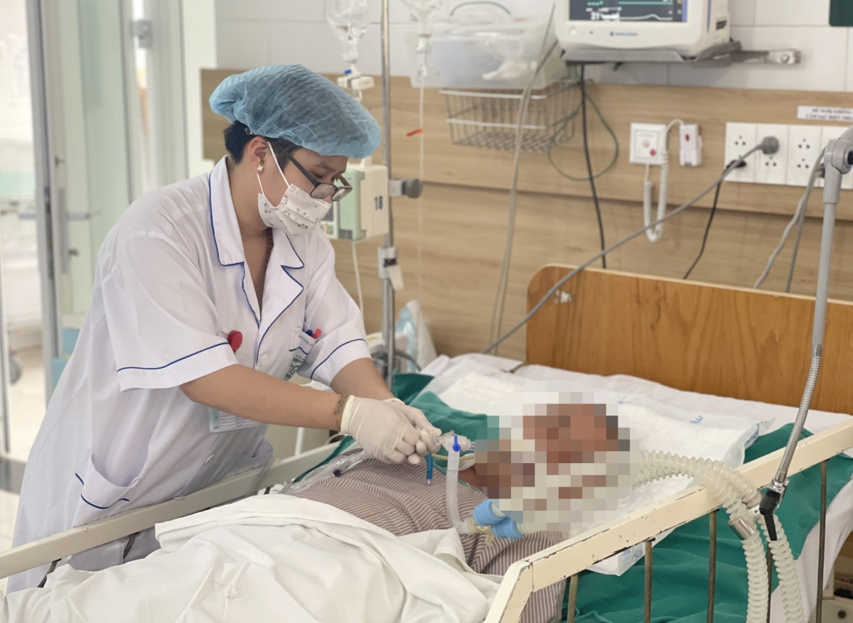 Chăm sóc, điều trị cho bệnh nhân ngộ độc methanol tại Trung tâm Chống độc, Bệnh viện Bạch Mai