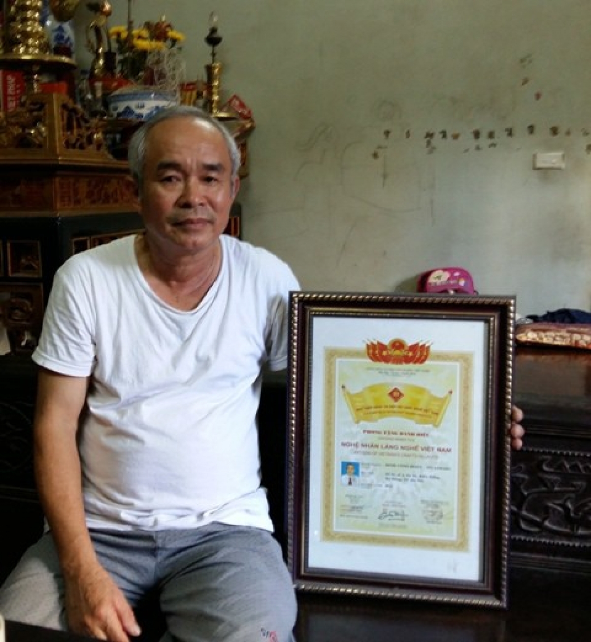 CCB Đinh Công Đoán được công nhận Nghệ nhân làng nghề Việt Nam năm 2014