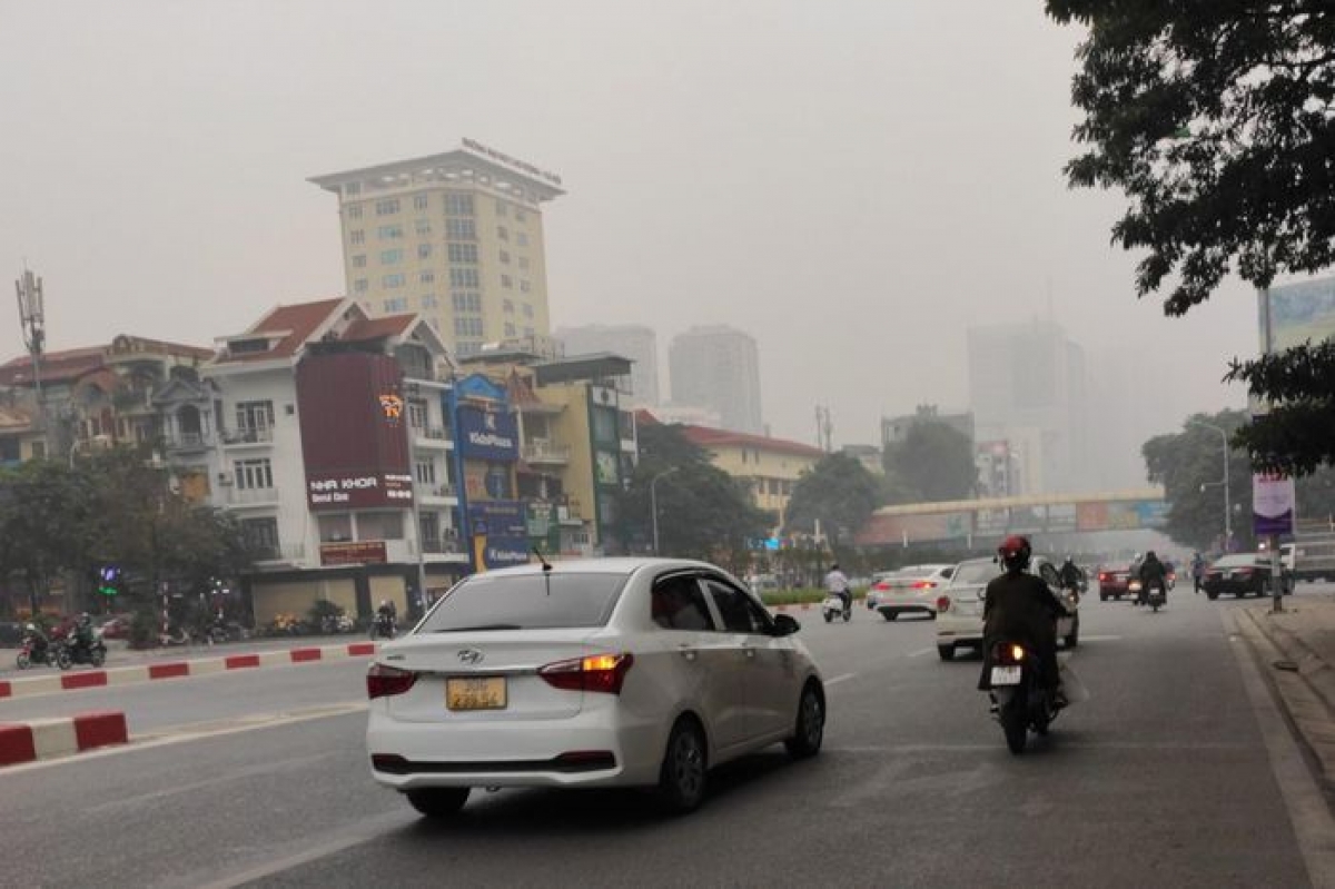 Sương mù bao phủ khiến mức độ ô nhiễm không khí nặng hơn