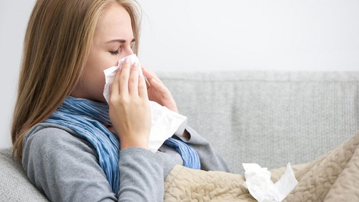 Khi nghi ngờ cảm cúm, cảm lạnh nên khai báo y tế và nên đi khám bệnh ngay để được xét nghiệm sàng lọc bệnh COVID-19.