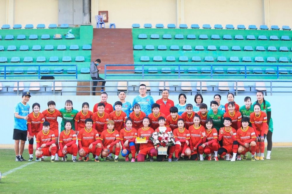 Ban huấn luyện và các gương mặt được triệu tập chuẩn bị cho VCK ASIAN CUP 2022