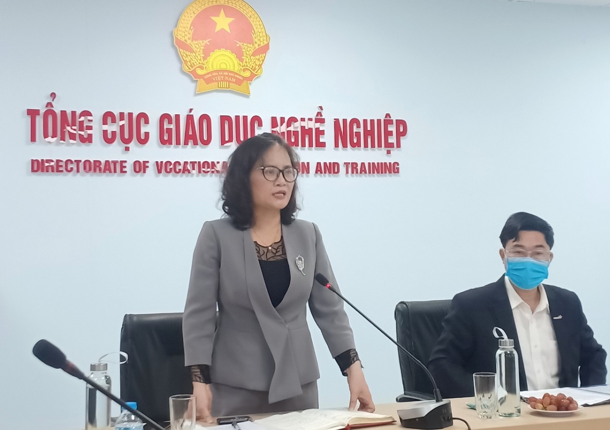 PGS.TS Nguyễn Thị Việt Hương trao đổi với báo chí sáng ngày 09/11