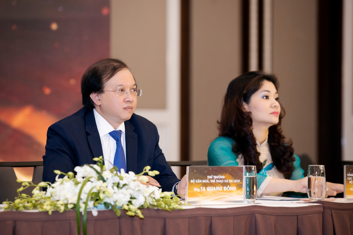 Thứ trưởng Bộ VHTTDL Tạ Quang Đông và Tổng đại diện Việt Nam tại World EXPO 2020 Dubai Nguyễn Phương Hòa​