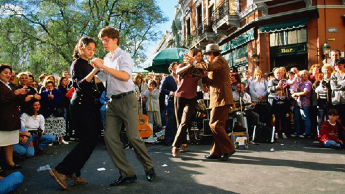 Nhảy Tango trên đường phố