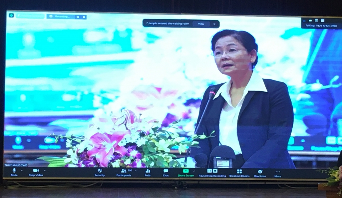 Bà Trần Thị Hương - Phó Chủ tịch Hội LHPNVN phát biểu tại buổi tổng kết chương trình