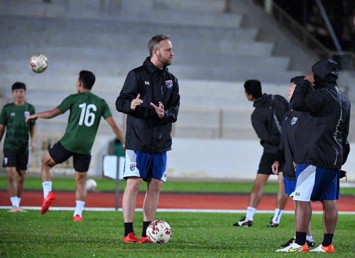HLV Mano Polking đặt quyết tâm cùng tuyển Thái Lan vô địch AFF Cup 2020
