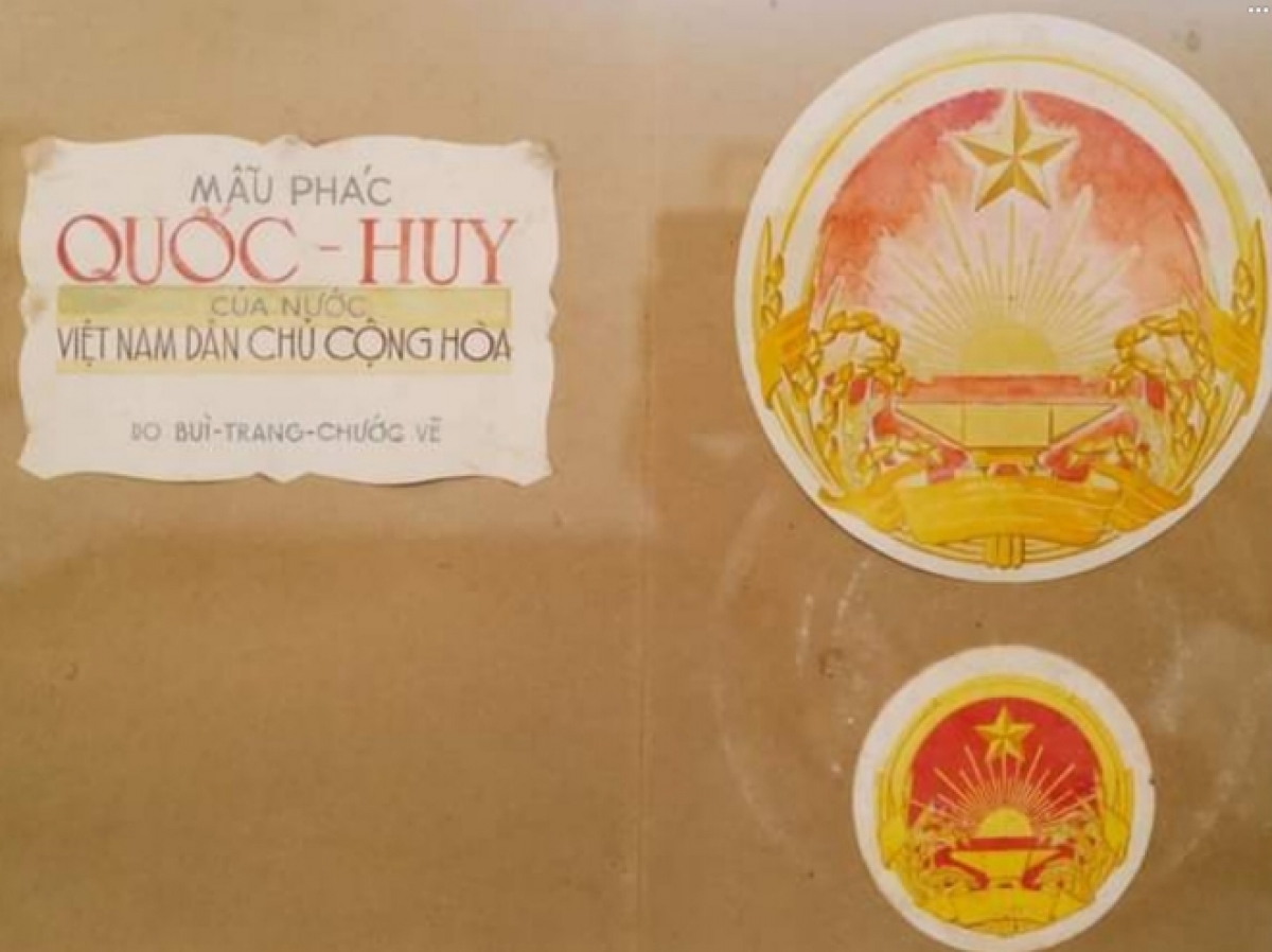 Bộ sưu tập bản phác thảo mẫu Quốc huy Việt Nam của họa sĩ Bùi Trang Chước
