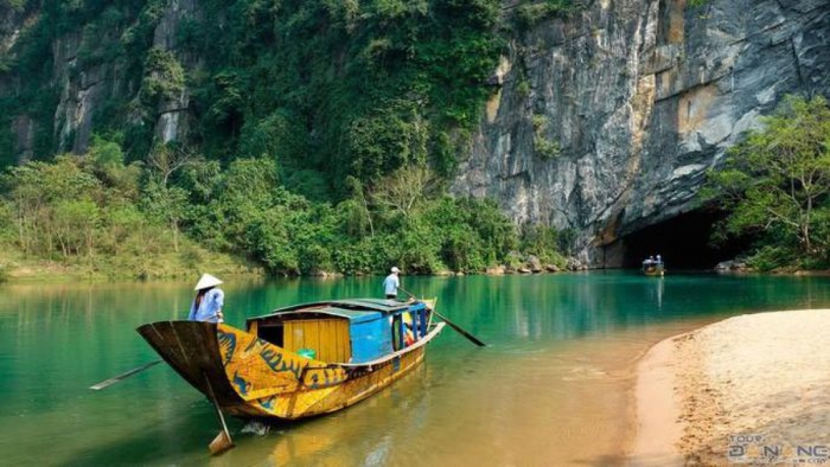 Động Phong Nha - một trong những địa điểm du lịch được giảm giá vé tham quan