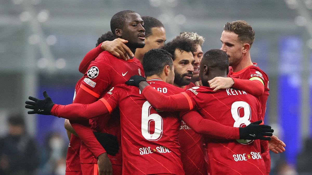Các cầu thủ Liverpool mừng bàn thắng của Salah (Ảnh: Internet)