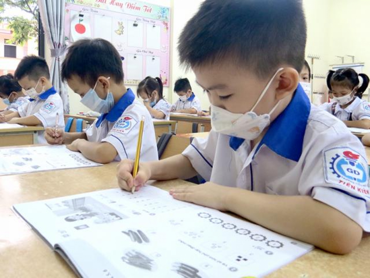 Học sinh lớp 1 đến lớp 6 của 12 quận nội thành Hà Nội sẽ đi học trực tiếp kể từ ngày 21/02