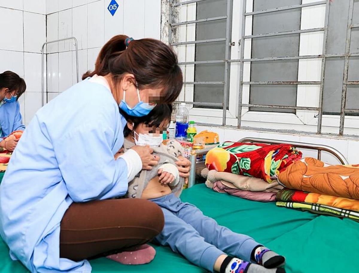 Bệnh nhi điều trị tại Bệnh viện Sản Nhi Nghệ An. Ảnh: Bệnh viện cung cấp