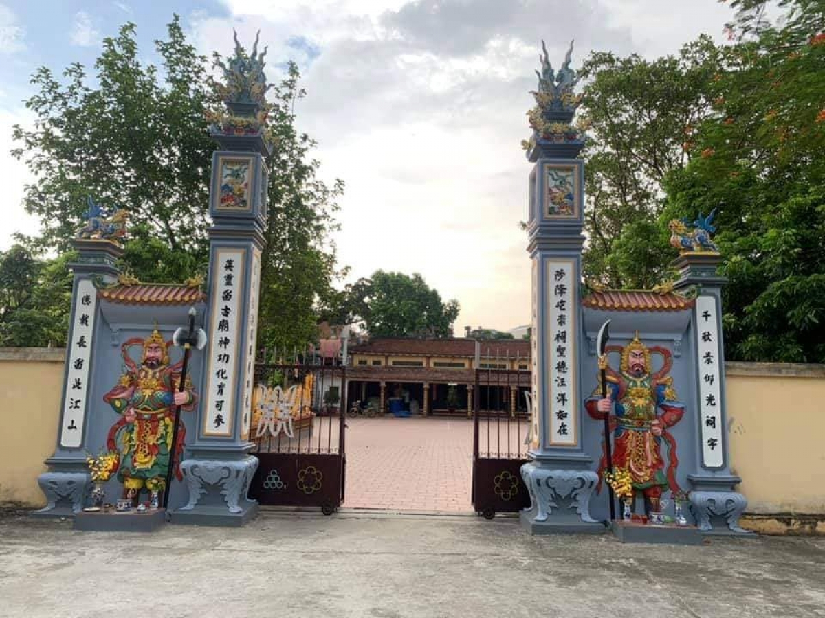 Đình làng Vĩnh Thịnh (Đại Áng, Thanh Trì, Hà Nội) - nơi thờ tự tướng quân Phạm Xạ 
 