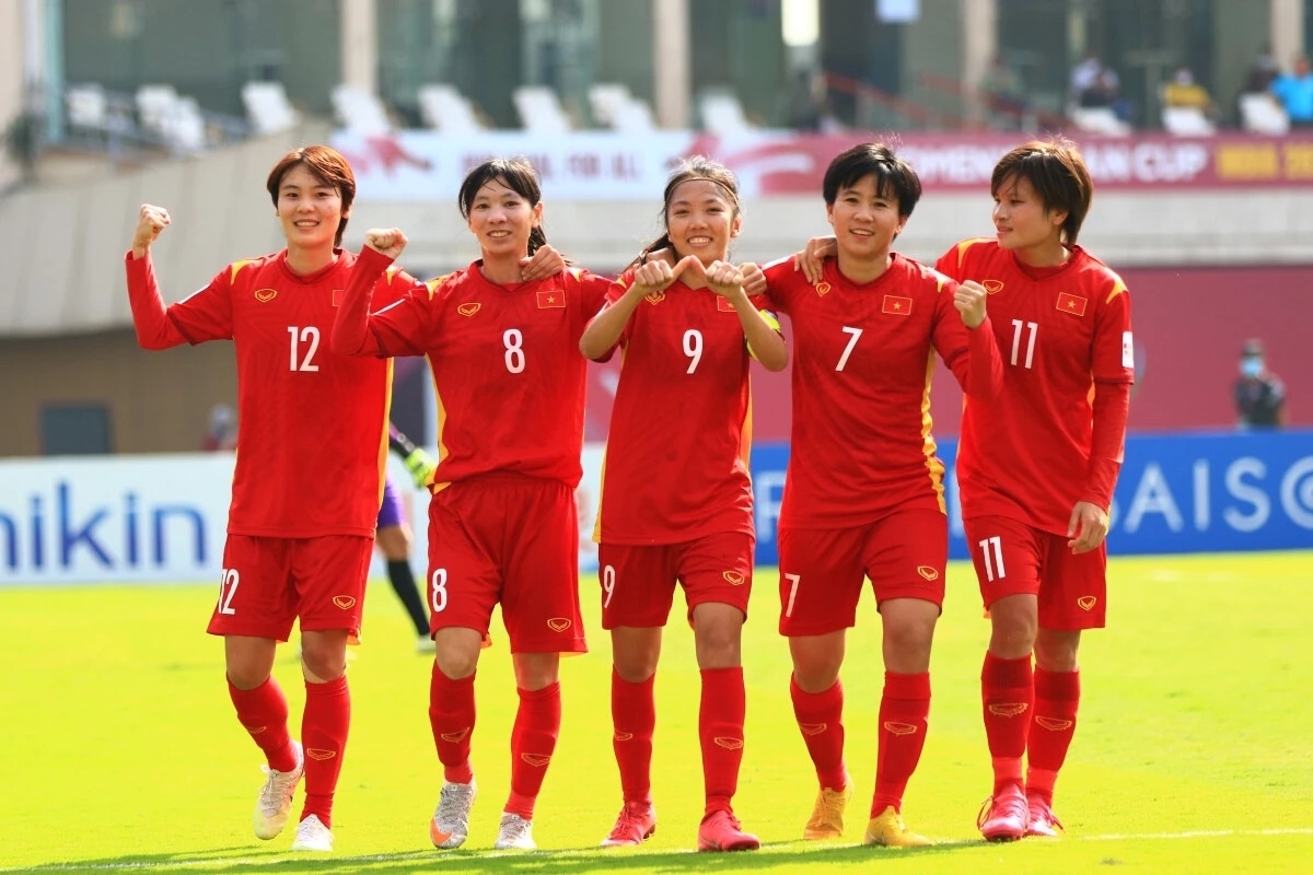 Huỳnh Như và các đồng đội vừa đạt được cột mốc lịch sử khi lần đầu tiên giành vé tham dự World Cup