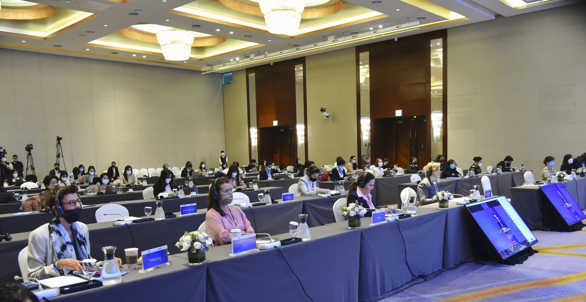 Các đại biểu tham dự Hội thảo tại Hà Nội