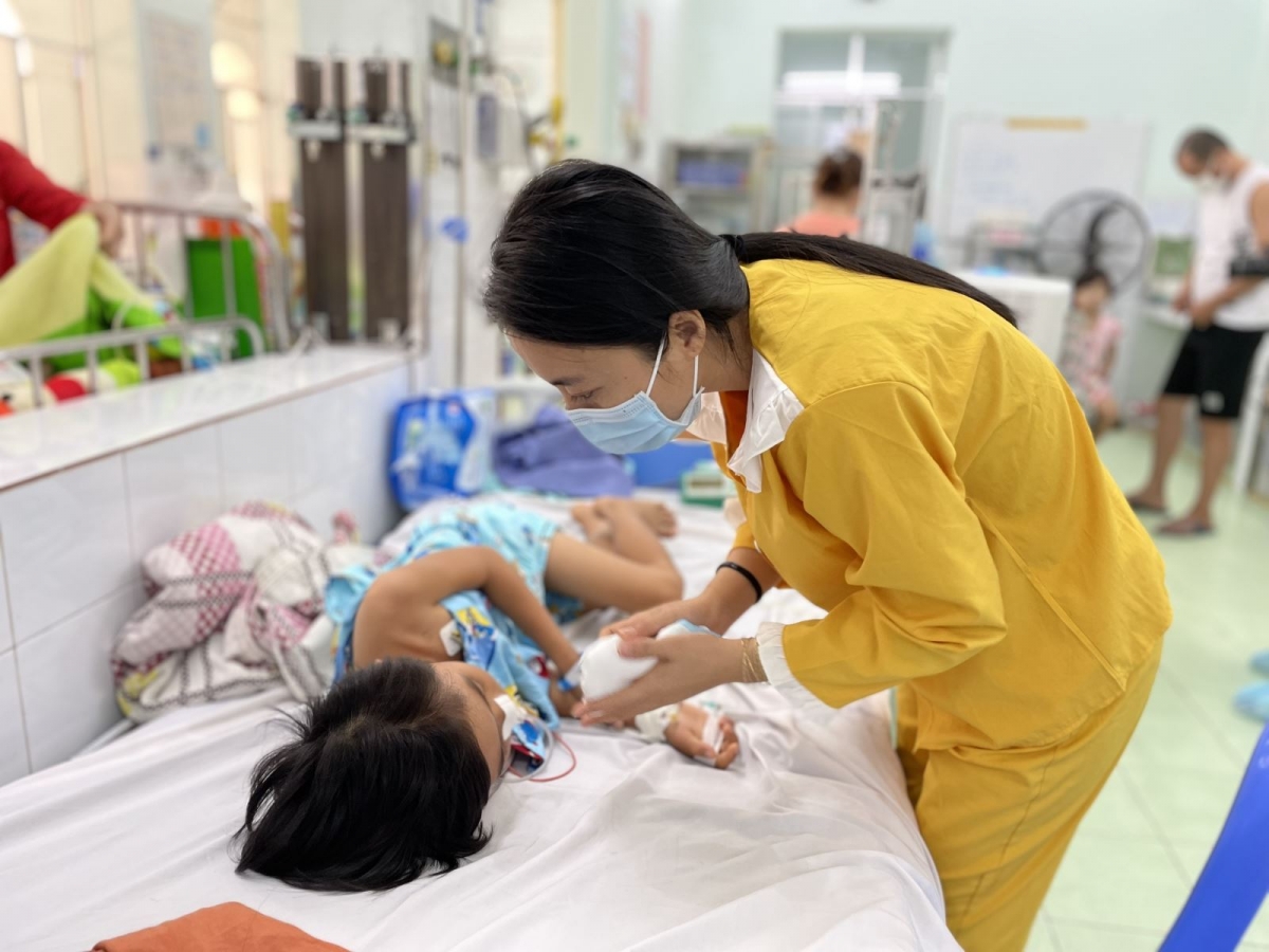 TP Hồ Chí Minh yêu cầu các bệnh viện khẩn trương rà soát lại giường bệnh.