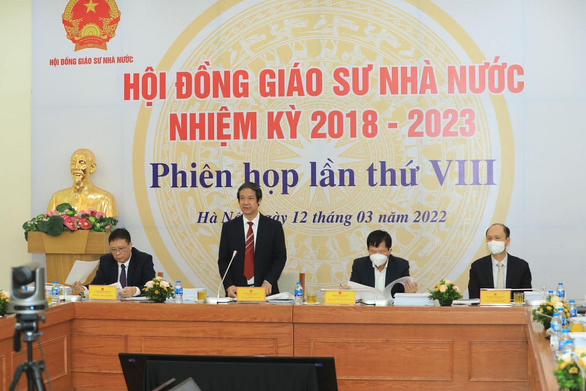 PGS.TS Nguyễn Kim Sơn, Bộ trưởng Bộ GD-ĐT, Chủ tịch HĐGSNN phát biểu chỉ đạo tại phiên họp HĐGSNN ngày 12/3. 