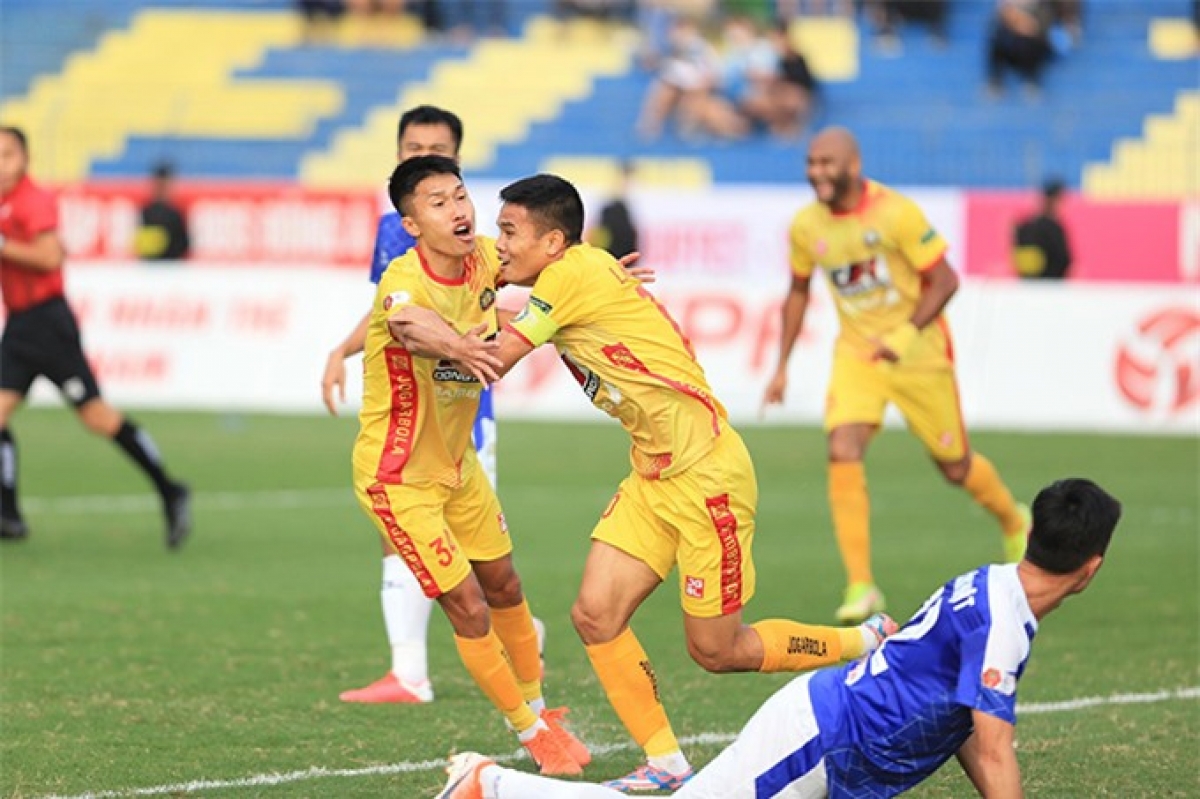 Thanh Hoá đại thắng SHB Đà Nẵng với ba bàn không gỡ
