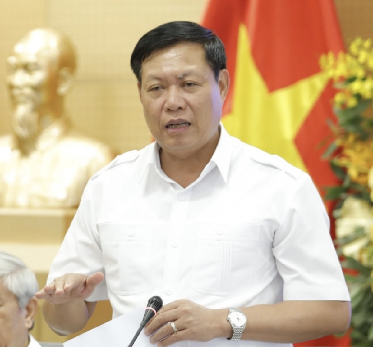 Ông Đỗ Xuân Tuyên, Thứ trưởng Bộ Y tế, chia sẻ về những nỗ lực của Chính phủ Việt Nam trong việc đẩy nhanh tốc độ tiêm chủng vaccine phòng COVID-19 của Việt Nam