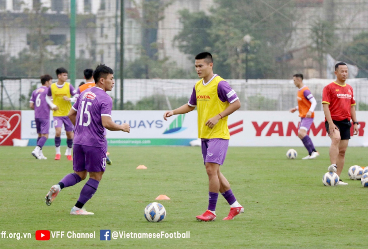 Tuấn Hải ghi bàn giúp tuyển Việt Nam thắng U23 2-0