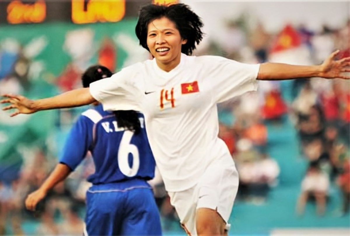 HLV Kim Chi trong màu áo đội tuyển quốc gia