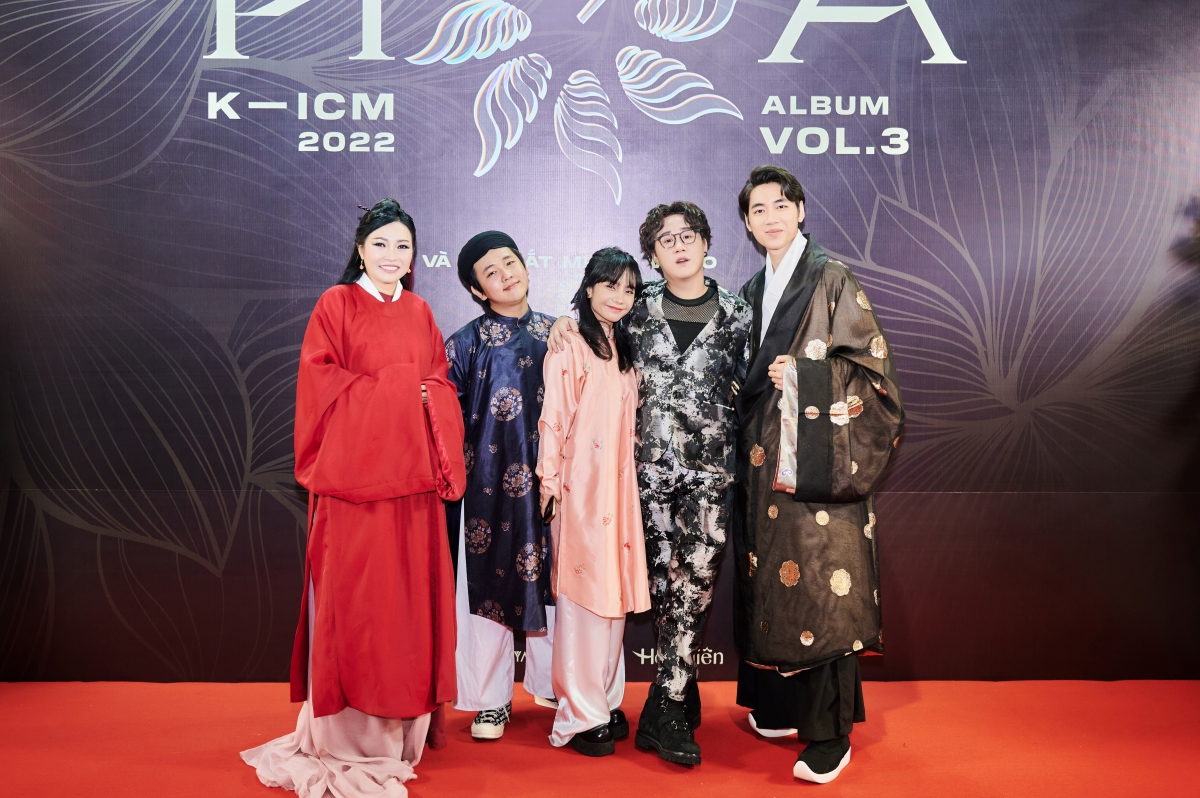 K-ICM giới thiệu album vol.3 Hoa quy tụ dàn sao khủng V-Pop. Ngoài Phương Thanh còn có Trung Quân Idol, Văn Mai Hương và Đồng Lan.