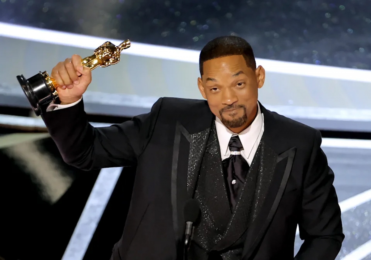 Will Smith nhận giải Nam diễn viên chính xuất sắc nhất Oscar 2022. Ảnh: ABC