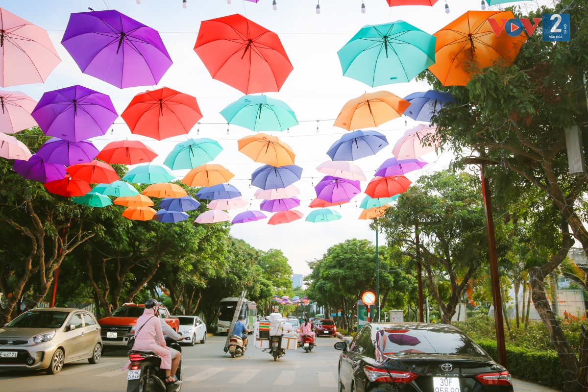 Không chỉ phố đi bộ Hồ Gươm, phố đi bộ Trịnh Công Sơn cũng sẵn sàng sẵn sàng đón khách tới vui chơi.