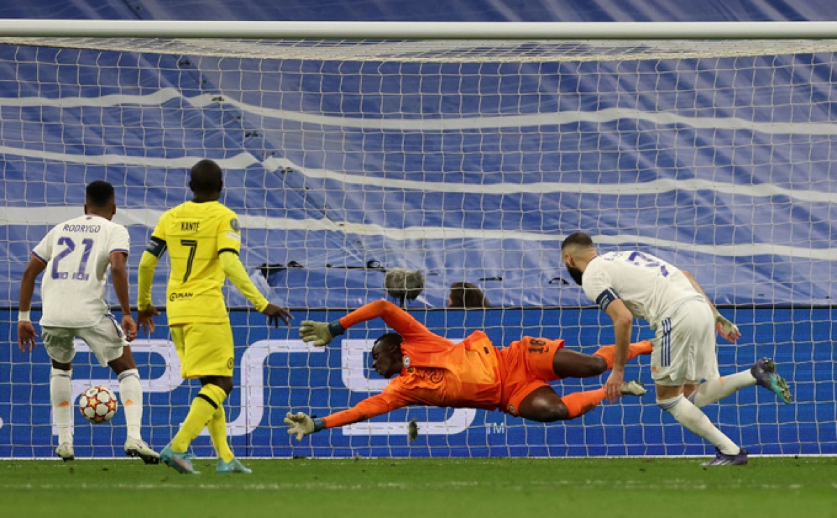 Benzema ghi bàn thắng quyết định đưa Real vào bán kết (Ảnh: Internet)