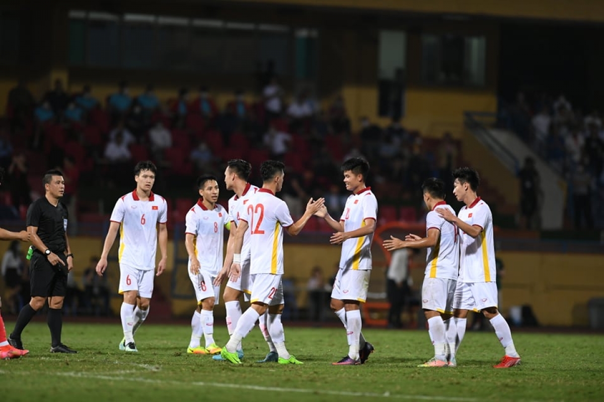 U23 Việt Nam mở tỉ số ở những phút cuối hiệp 1 nhờ công của Văn Tùng