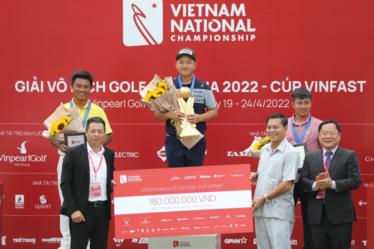 Nguyễn Anh Minh đăng quang ngôi VĐQG với điểm số kỷ lục