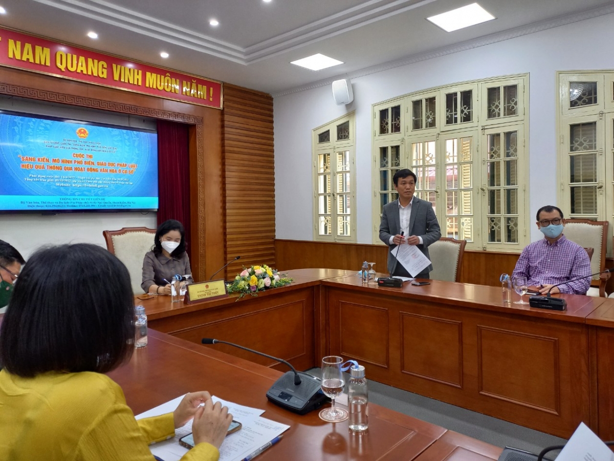 Ông Lê Thanh Liêm, Vụ trưởng Vụ pháp chế, Trưởng ban tổ chức cuộc thi phát biểu tại Lễ phát động