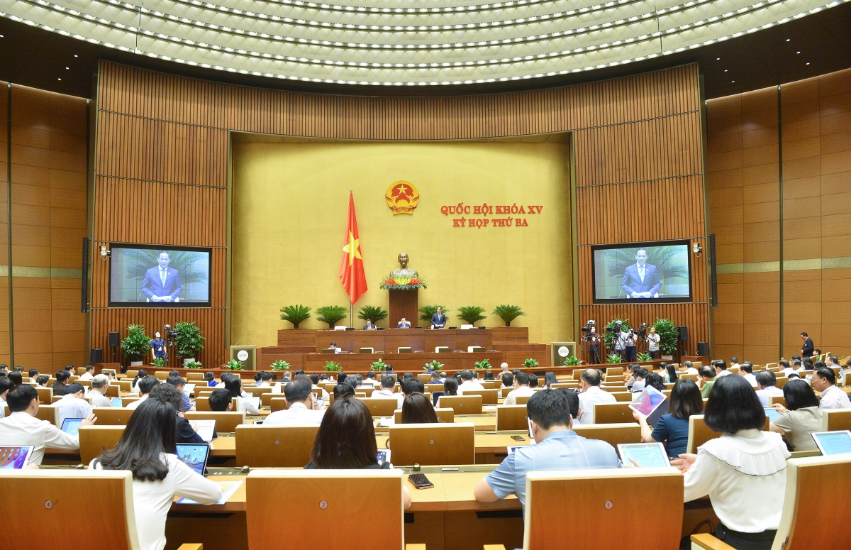 Sáng 26/5 các đại biểu thảo luận tại hội trường về dự án Luật cảnh sát cơ động   Ảnh: quochoi.vn