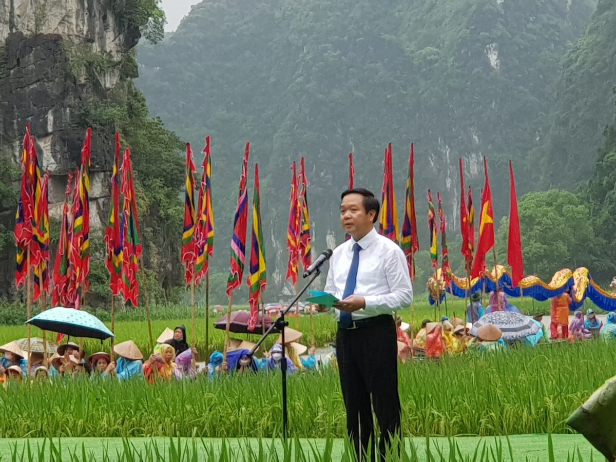 Ông Phạm Quang Ngọc, Phó Bí thư Tỉnh ủy, Chủ tịch Ủy ban Nhân dân tỉnh Ninh Bình phát biểu tại Lễ khai mạc