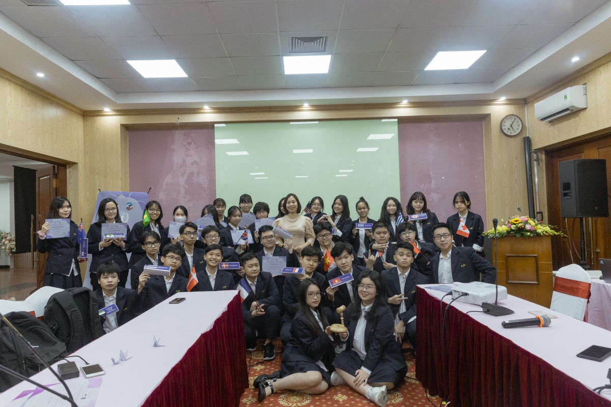 Học sinh trường THPT Chu Văn An, Hà Nội tham dự Hội nghị