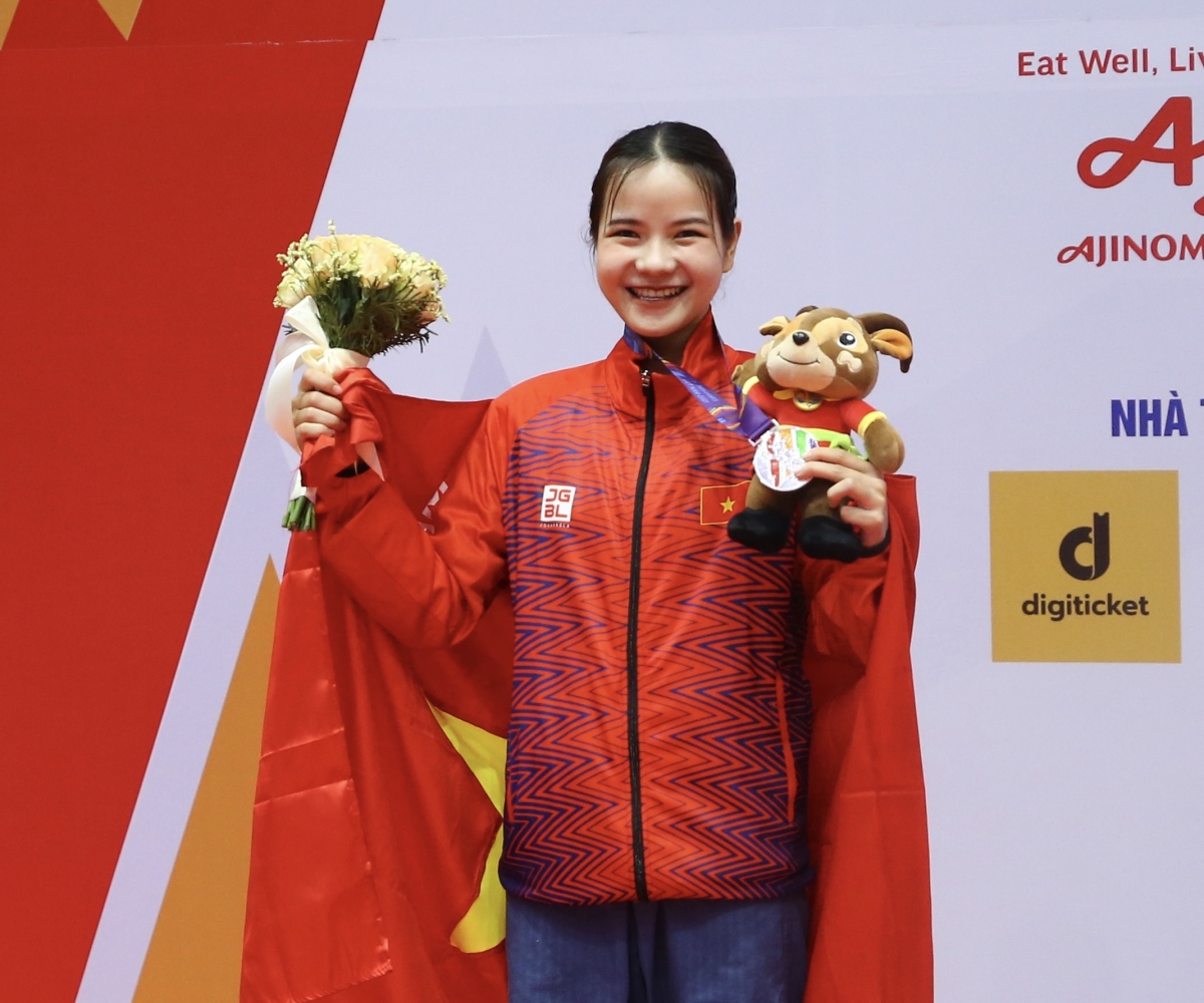 Lê Trần Kim Uyên không thể giành HCV thứ 5 cho Taekwondo Việt Nam nhưng đã thành công đổi màu huy chương