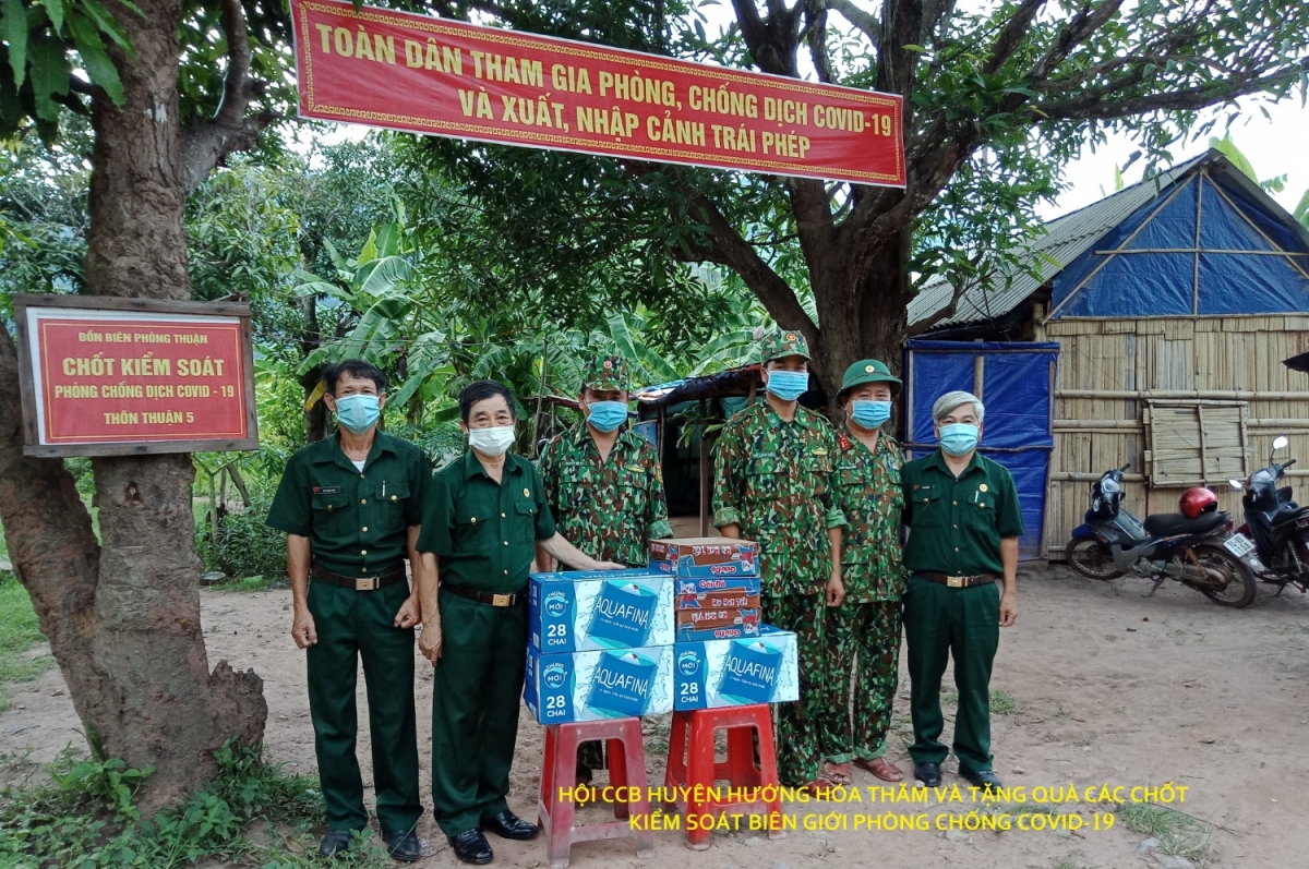 CCB huyện Hướng Hóa, tỉnh Quảng Trị tham gia phòng chống dịch covid 19