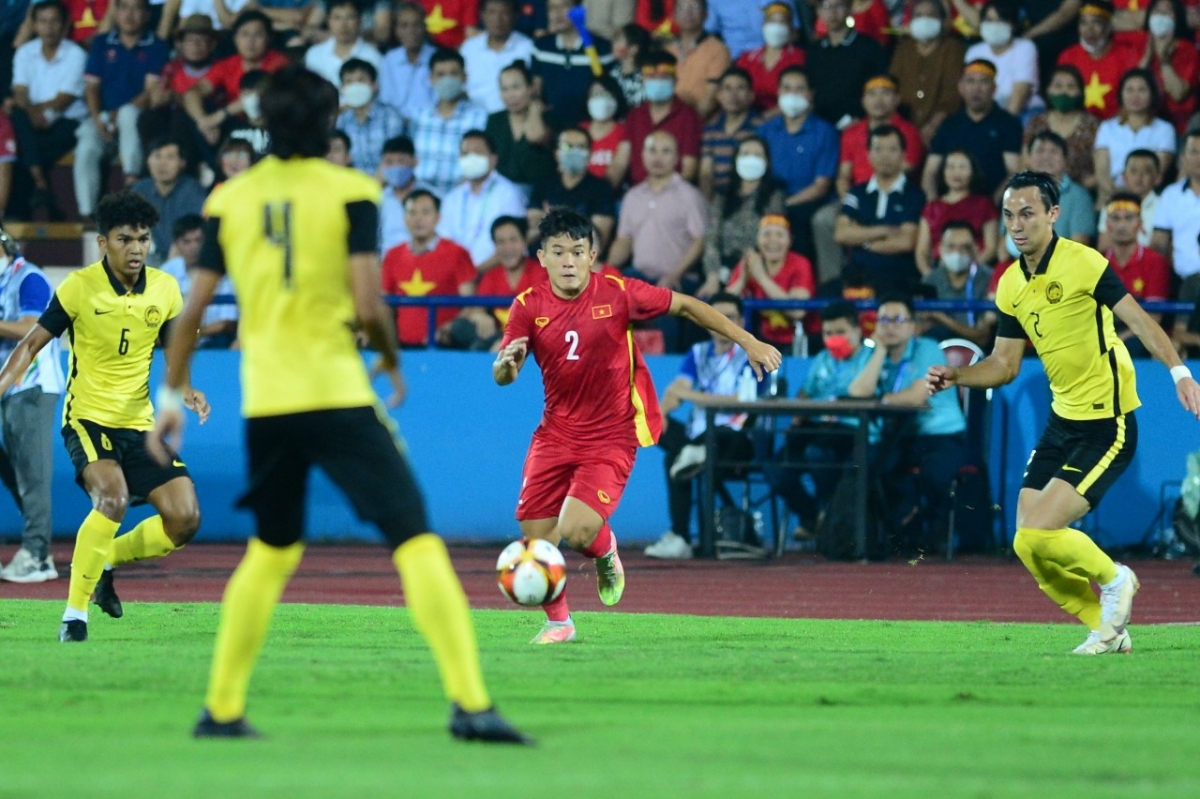 U23 Việt Nam gặp nhiều khó khăn trước hàng phòng ngự số đông của Malaysia