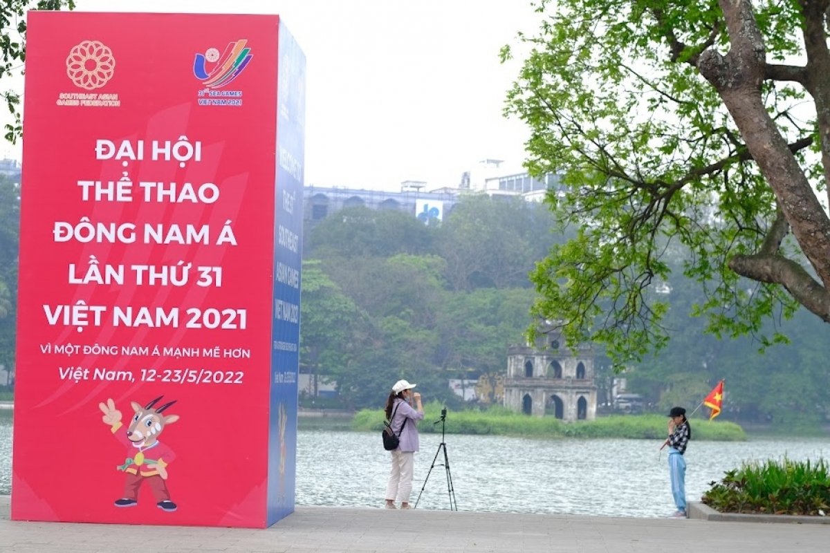 Theo đó để cập nhật thông tin về du lịch Việt Nam đến các đại biểu tham dự SEA Games 31, Tổng cục Du lịch đã xây dựng chuyên trang Du lịch Việt Nam chào đón SEA Games 31 “Let’s shine and Live fully in Vietnam” trên hệ thống thông tin chính thức của Du lịch Việt Nam và trang thông tin điện tử chính thức của Đại hội. Thông tin về SEA Games, thông tin về du lịch Việt Nam sẽ được cập nhật thường xuyên đáp ứng nhu cầu của khách du lịch trong dịp SEA Games 31 tổ chức tại Việt Nam.