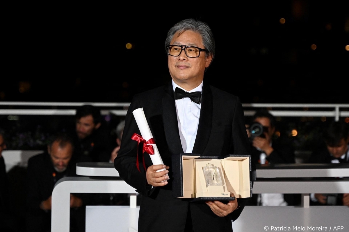 Park Chan Wook giành giải "Đạo diễn xuất sắc nhất" tại LHP Cannes