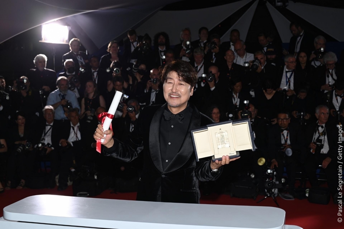 Song Kang Ho giành giải "Nam diễn viên xuất sắc nhất"