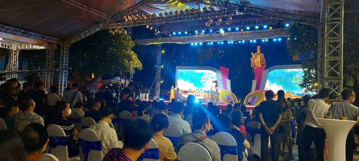 Lễ Khai mạc Lễ hội Du lịch Hà Nội 2022 với chủ đề "Hà Nội - Đến để yêu"