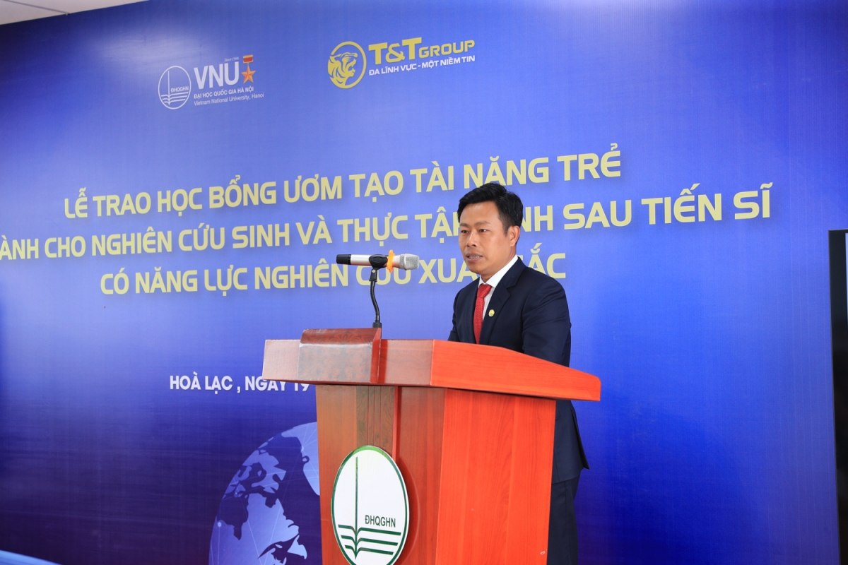 GSTS Lê Quân - Giám đốc ĐHQG Hà Nội phát biểu tại buổi lễ 
