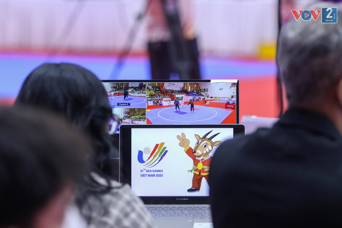 Tại SEA Games 31, công nghệ VAR (Video assistant referee) hỗ trợ trọng tài lần đầu tiên được chủ nhà Việt Nam tổ chức, đã làm nóng thêm những cuộc tranh tài ở môn Silat.