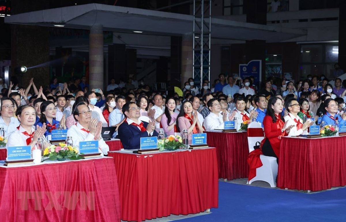 Thủ tướng Phạm Minh Chính và các đại biểu dự Lễ phát động Tháng hành động vì trẻ em và khai mạc hè năm 2022