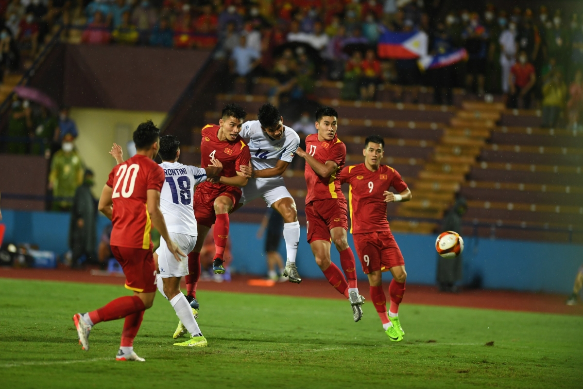 Hoà không bàn thắng U23 Việt Nam bỏ lỡ cơ hội vươn lên đầu bảng A