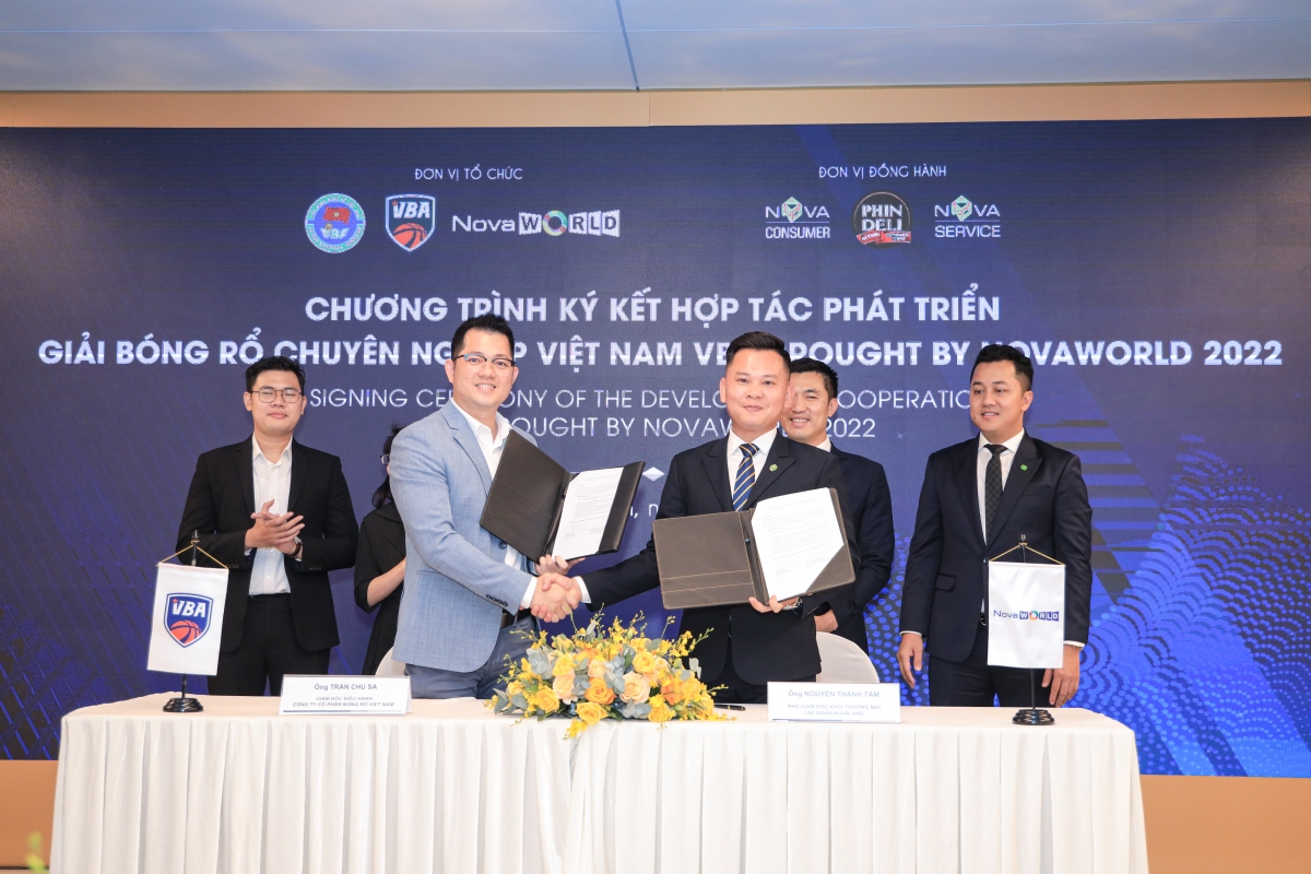 Đại diện VBA và NovaWorld ký kết cùng phát triển giải bóng rổ chuyên nghiệp Việt Nam
